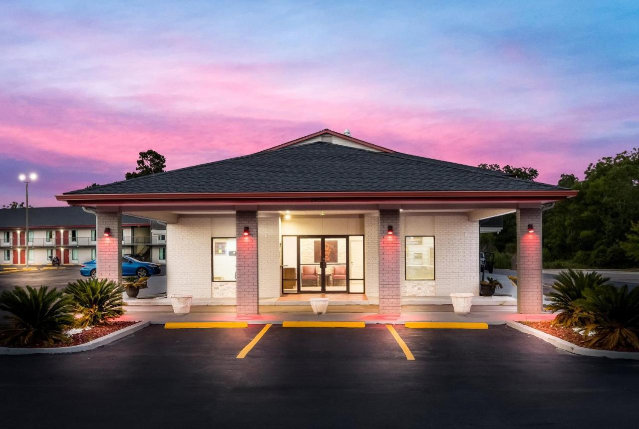 Red Roof Inn & Suites Томасвілл Екстер'єр фото