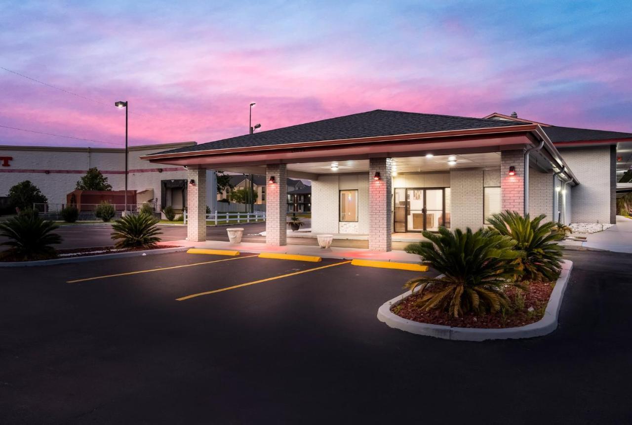 Red Roof Inn & Suites Томасвілл Екстер'єр фото