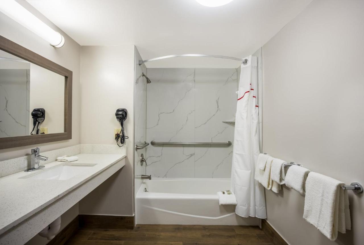 Red Roof Inn & Suites Томасвілл Екстер'єр фото