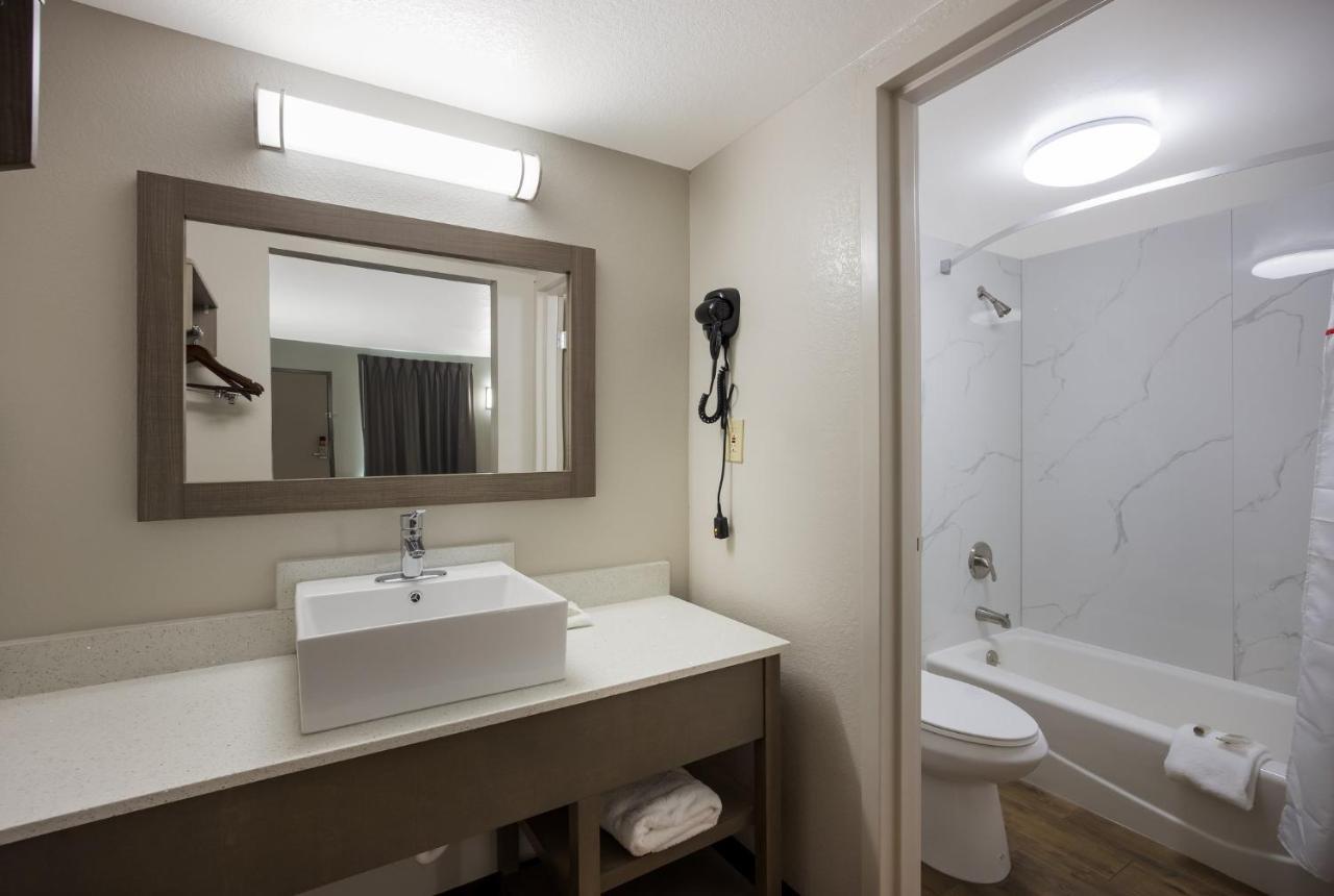 Red Roof Inn & Suites Томасвілл Екстер'єр фото