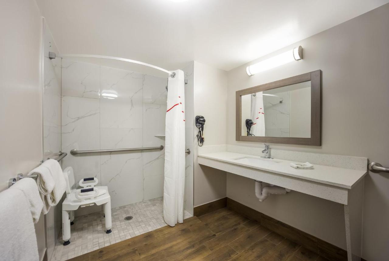 Red Roof Inn & Suites Томасвілл Екстер'єр фото